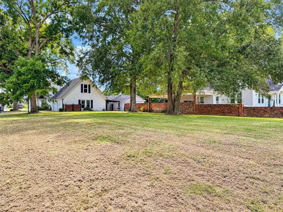 307 N Mcfarlain Street N, Jennings, LA 70546 - #3