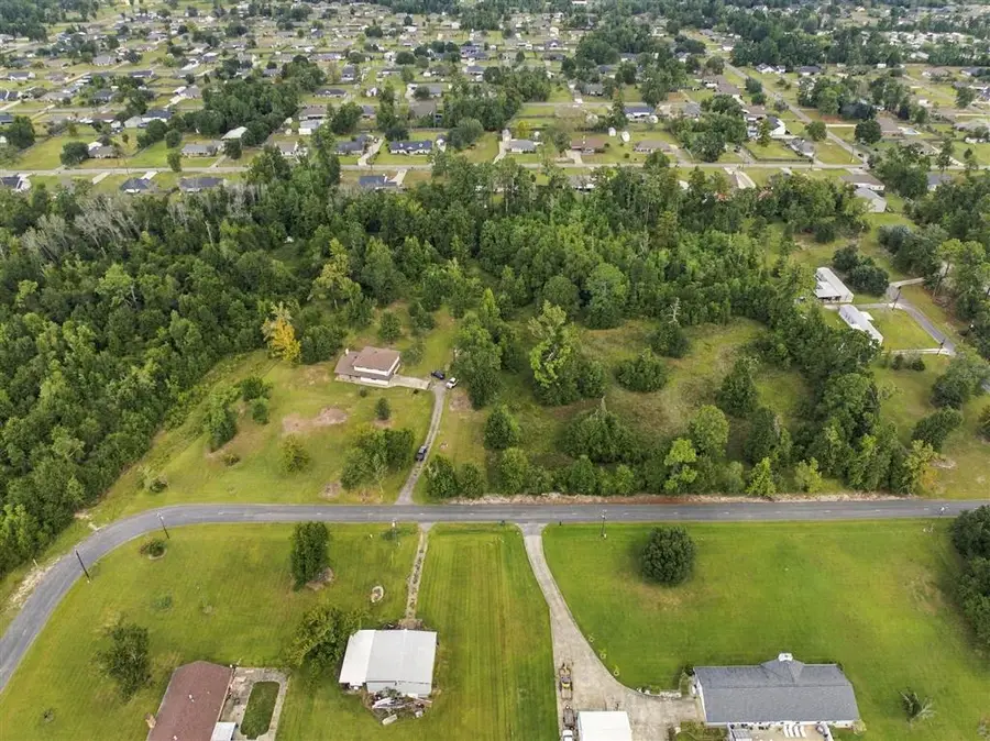 1 Sistrunk Road, Lake Charles, LA 70611 - #2