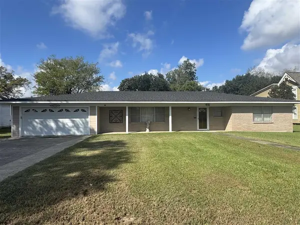611 N Cary Avenue N, Jennings, LA 70546