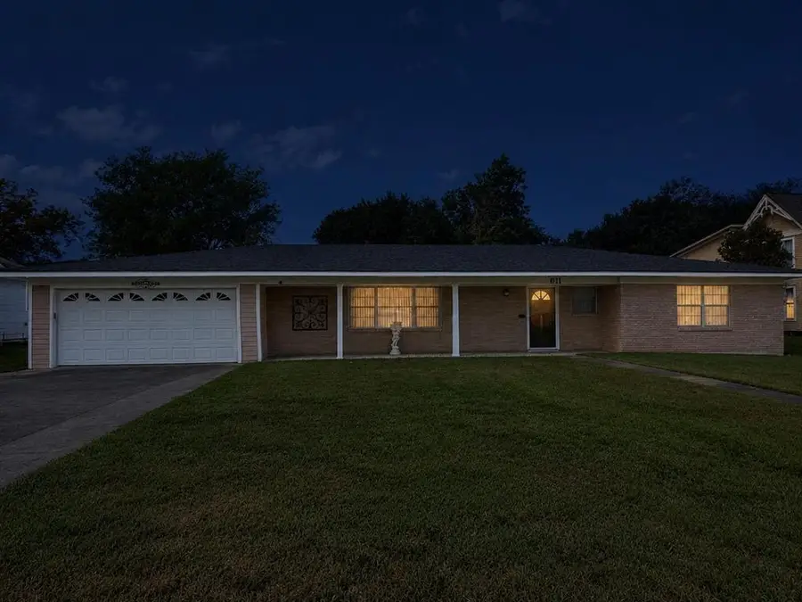 611 N Cary Avenue N, Jennings, LA 70546 - #2