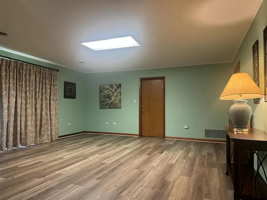 611 N Cary Avenue N, Jennings, LA 70546 - #3