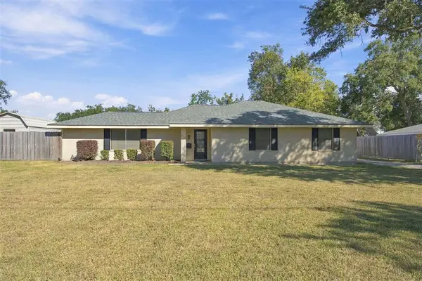 618 Contour Street, Lake Charles, LA 70605