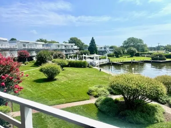 35 Library Avenue #6J, Westhampton Beach, NY 11978