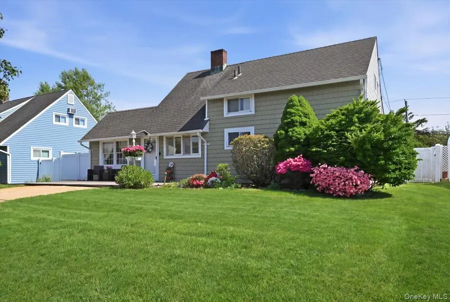 335 Twin Lane S, Wantagh, NY 11793 - #3