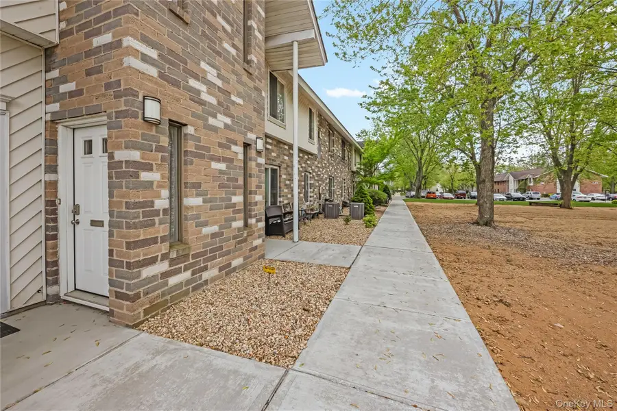 10 Aspen Court #10, Coram, NY 11727 - #2