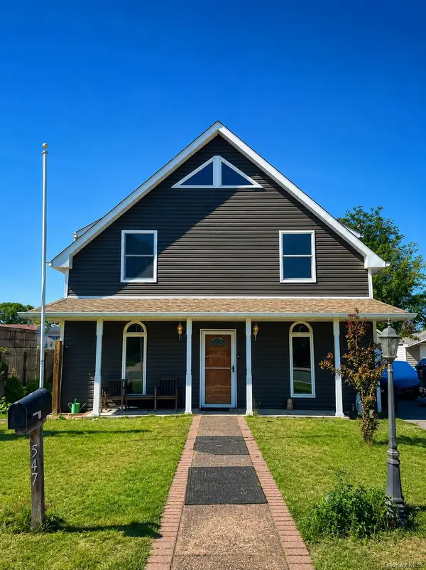 547 Sunnybrook Drive, Oceanside, NY 11572