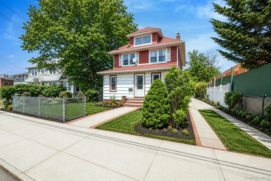 21823 139th Avenue, Springfield Gardens, NY 11413 - #2
