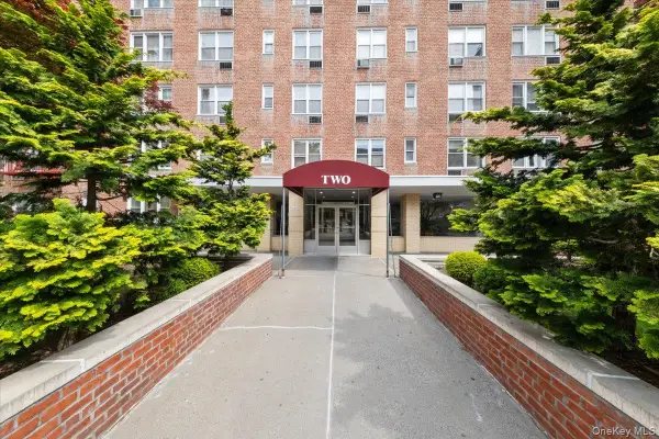 2 Sadore Lane #1V, Yonkers, NY 10710