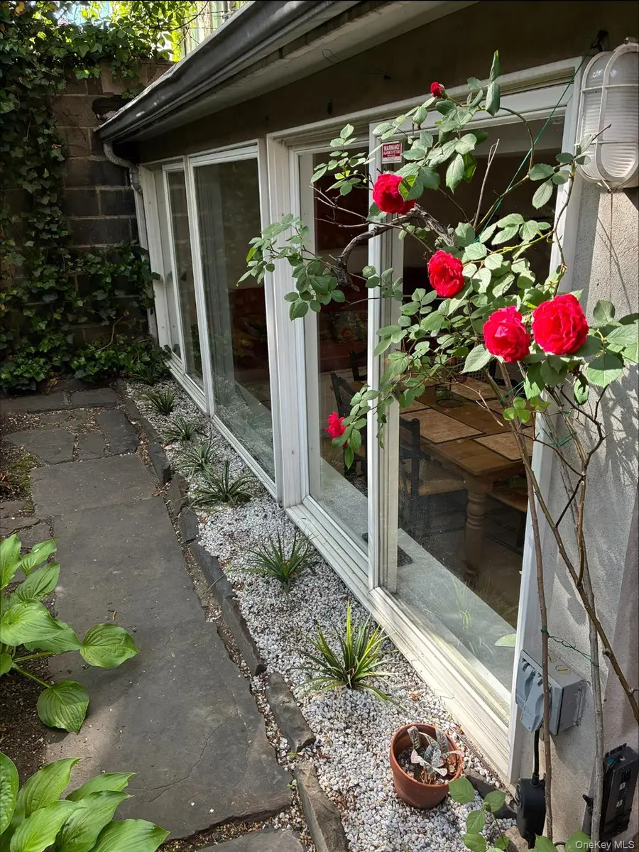 252 W 21 St #Garden, Manhattan, NY 10011 - #2