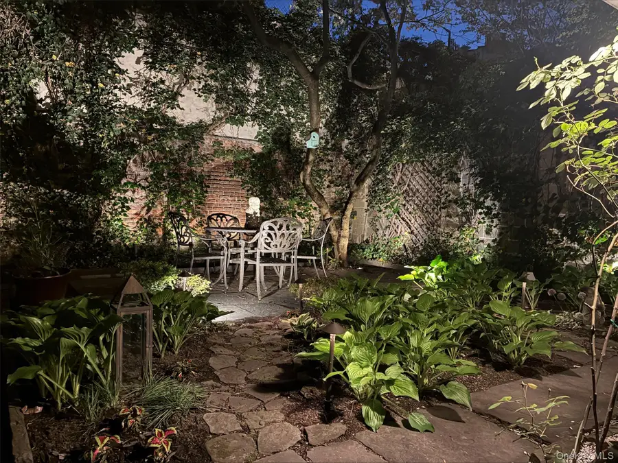 252 W 21 St #Garden, Manhattan, NY 10011 - #3