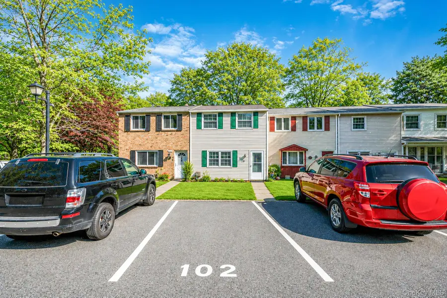 102 Hill Spur, Calverton, NY 11933 - #3