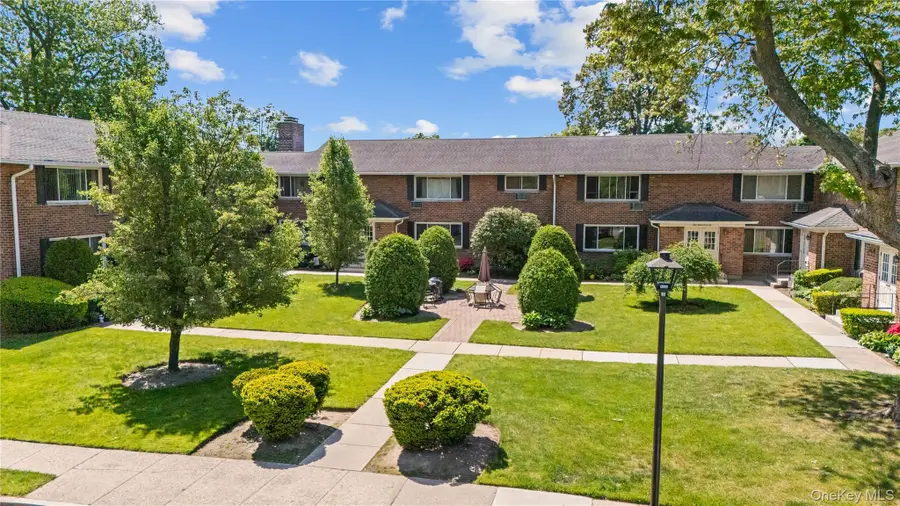 234 Edmunton Drive #J12, North Babylon, NY 11703 - #2