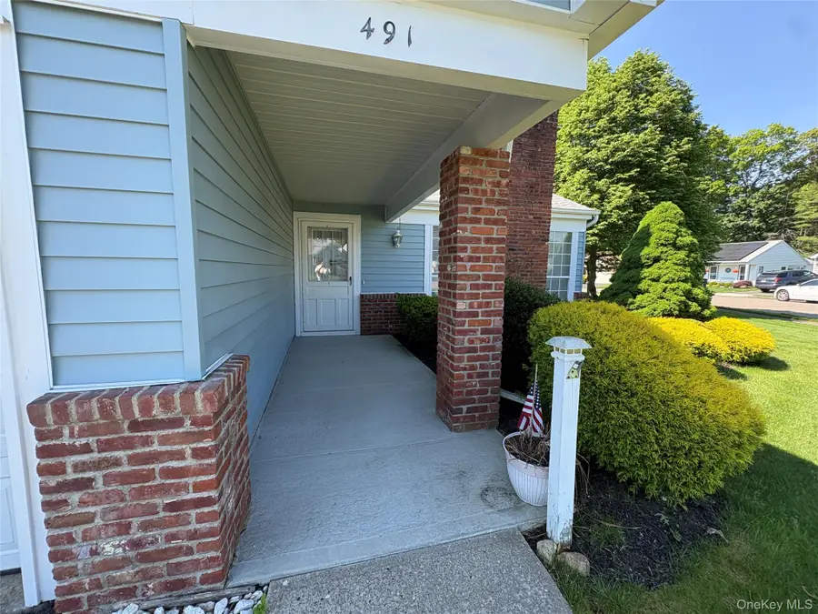 491 Stratford Lane, Ridge, NY 11961 - #2