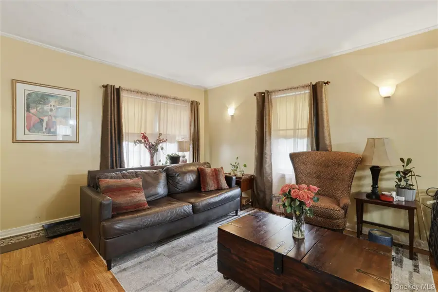 1 Ivanhoe Place, Valley Stream, NY 11580 - #3