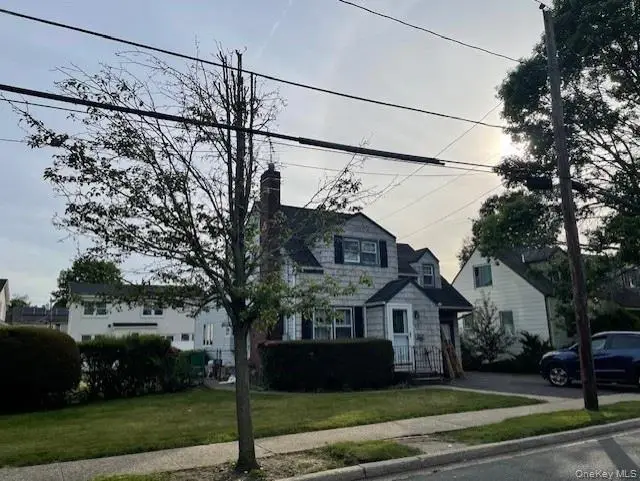17 Pierce Street, Hicksville, NY 11801 - #2