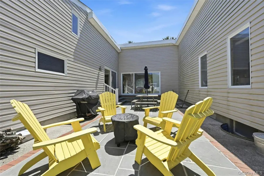 930 Cedar Lane, East Marion, NY 11939 - #3