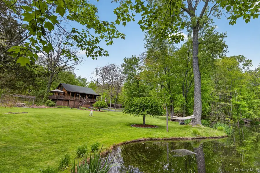 1 Stone Arch Manor Road, Rock Tavern, NY 12575 - #3