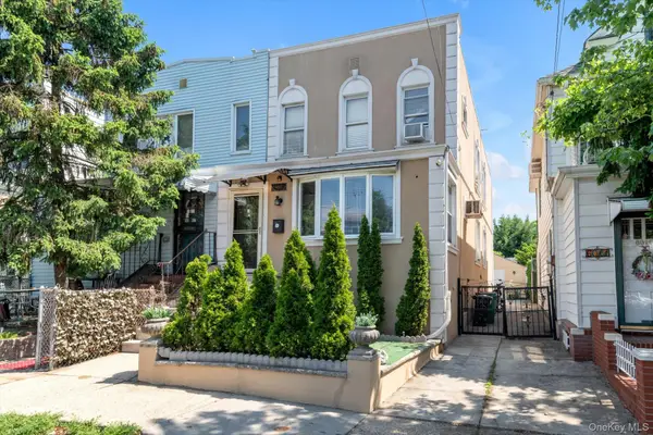 60-09 69th Place, Maspeth, NY 11378