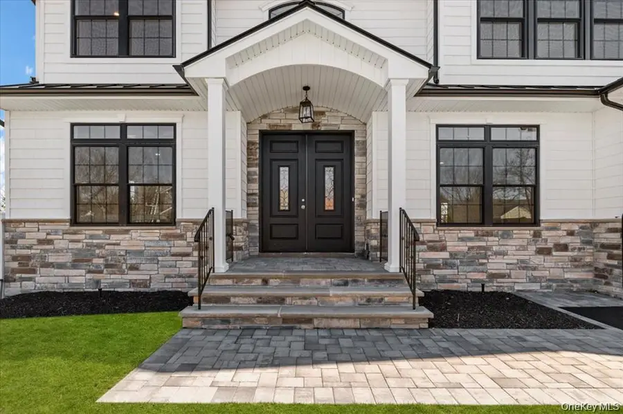 10 Lee Place, Old Bethpage, NY 11804 - #3