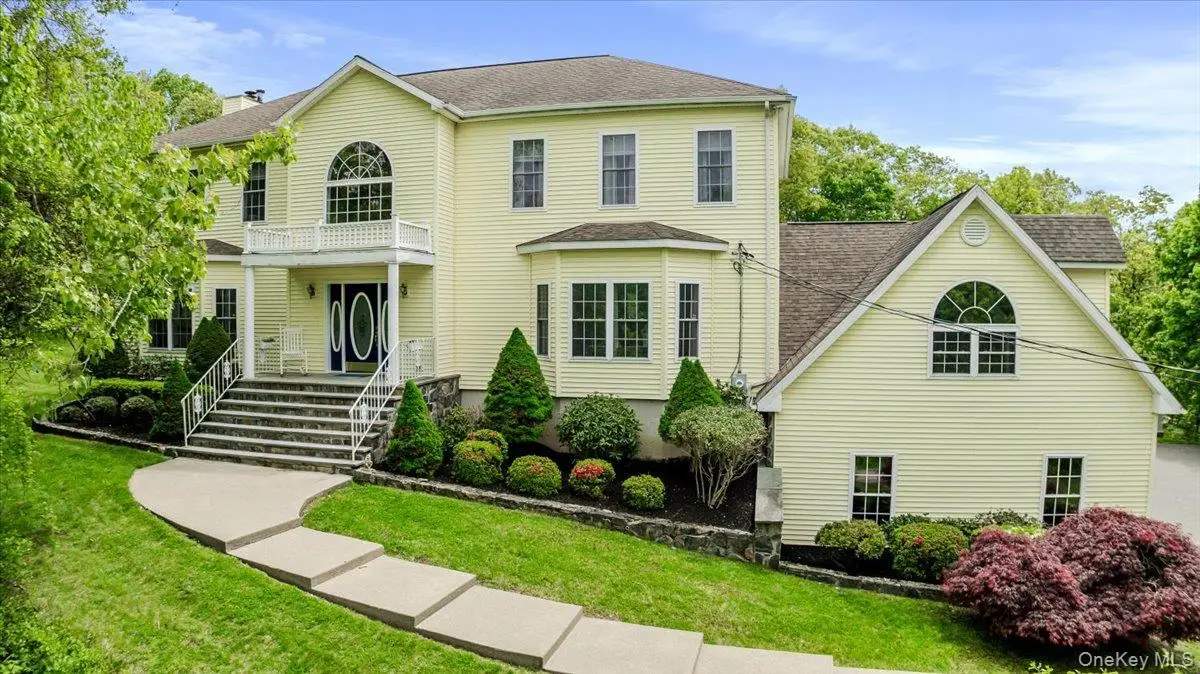 24 Muscoot Road E, Mahopac, NY 10541 - #1
