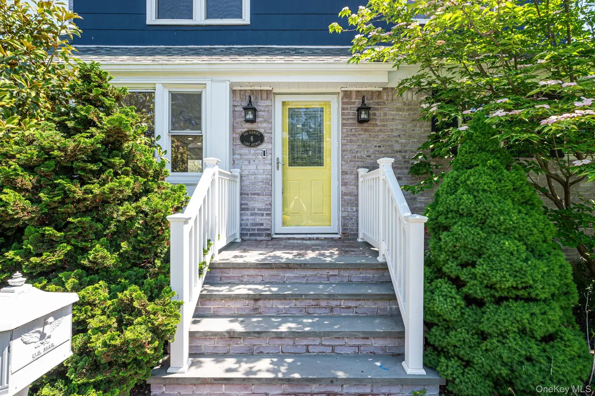 6 Lake Avenue, Merrick, NY 11566 - #1