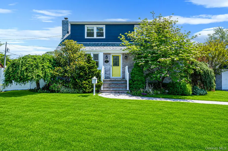 6 Lake Avenue, Merrick, NY 11566 - #2