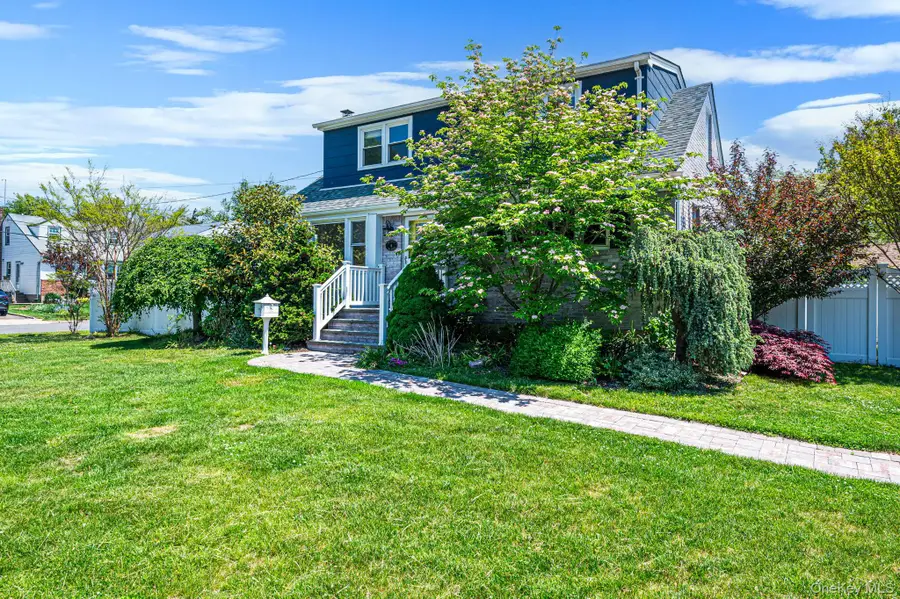 6 Lake Avenue, Merrick, NY 11566 - #3