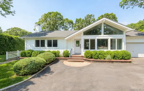 18 Squires Avenue, East Quogue, NY 11942