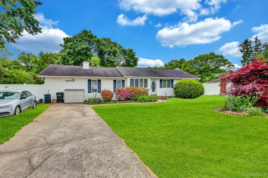 98 Granny Road, Farmingville, NY 11738 - #3