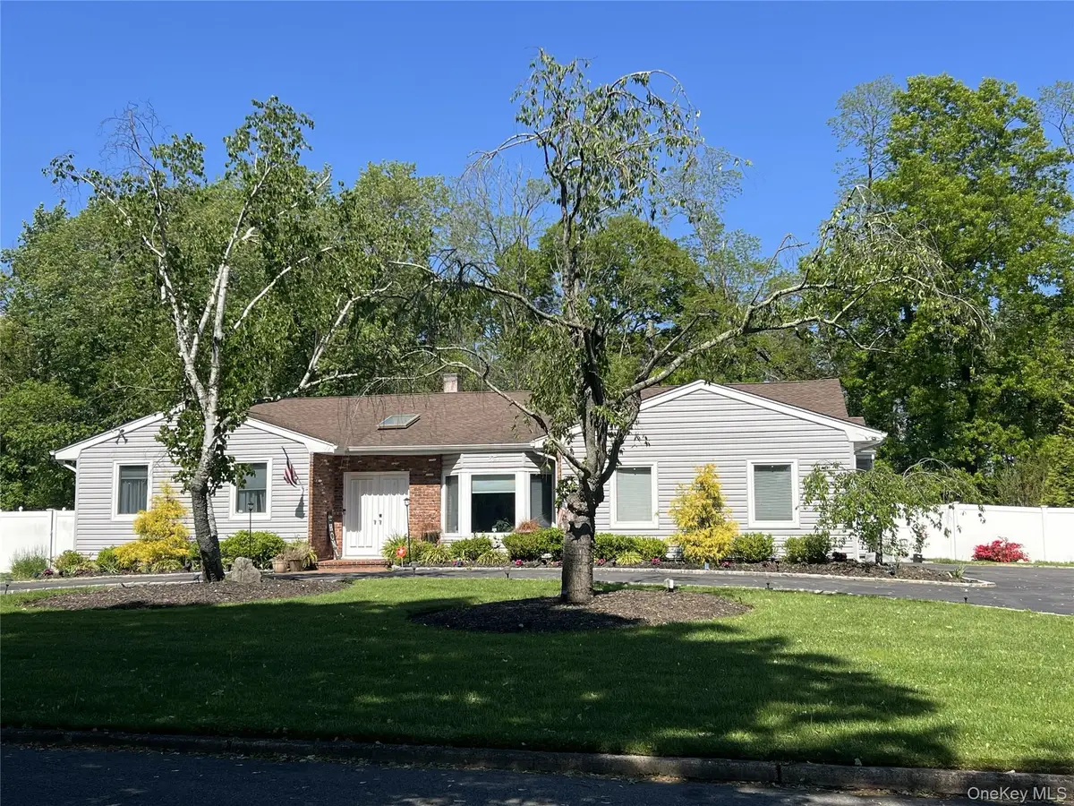 10 Bonaire Drive, Dix Hills, NY 11746 - #1