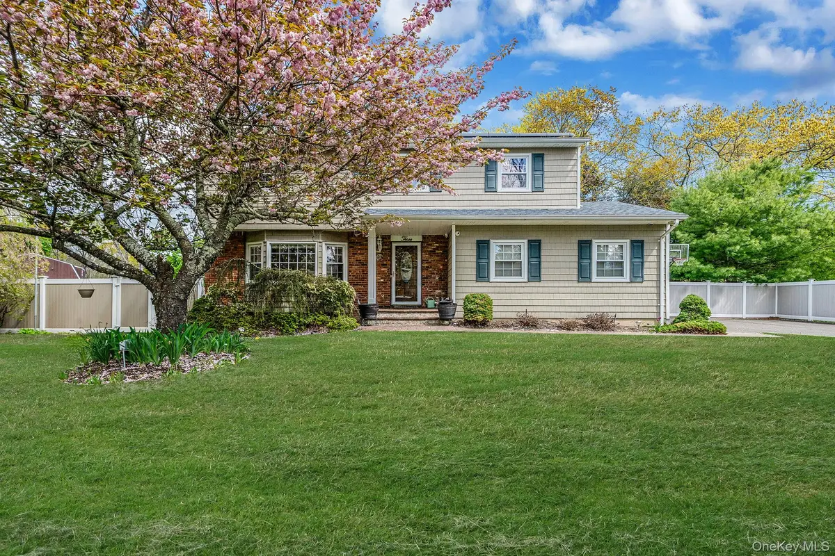 3 Otsego Avenue, Dix Hills, NY 11746 - #1