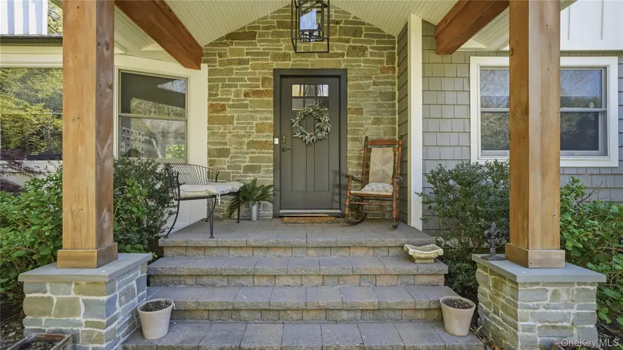 5 Canary Court, Huntington, NY 11743 - #3