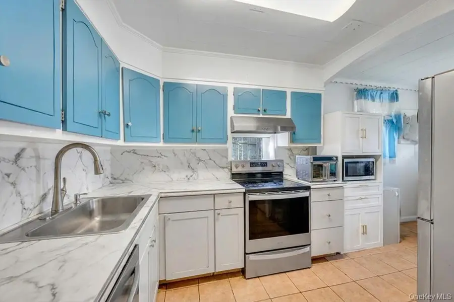 431 Argyle Road, East Meadow, NY 11554 - #3