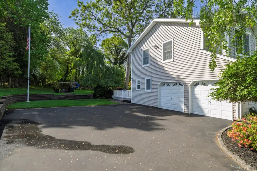 4 Crabapple Court, Mount Sinai, NY 11766 - #3