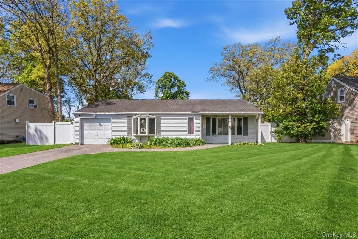 14 Lurcott Lane, Central Islip, NY 11722 - #1