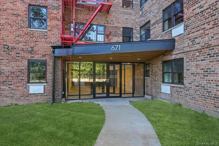 671 Bronx River Road #6C, Yonkers, NY 10704 - #2