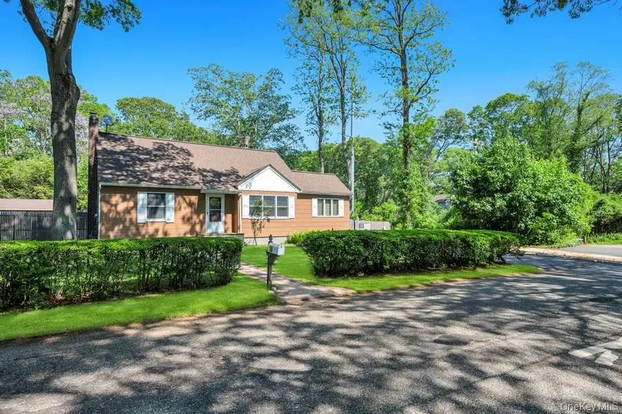 19 Oakland Avenue, Miller Place, NY 11764 - #3