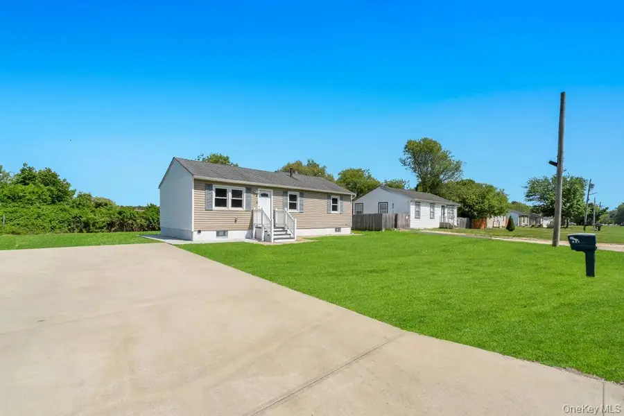 941 Provost Avenue, Bellport, NY 11713 - #3
