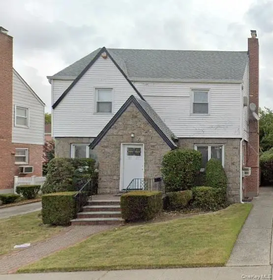 181 Street & 69 Ave Street, Fresh Meadows, NY 11365