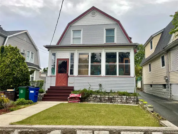 141 Fisher Avenue, Staten Island, NY 10307