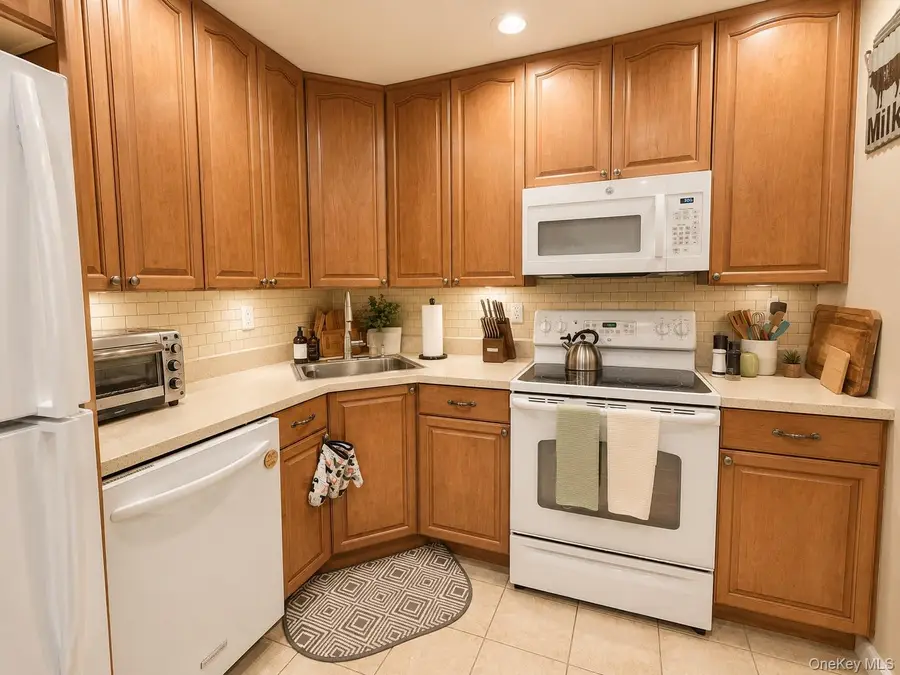 174 Farber #174, West Babylon, NY 11704 - #3
