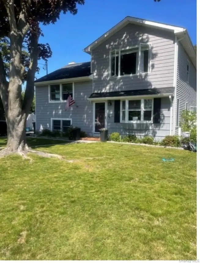 577 Oak Avenue, Bohemia, NY 11716 - #1