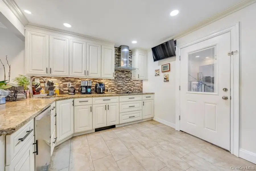 55 Prospect Avenue, Brentwood, NY 11717 - #2