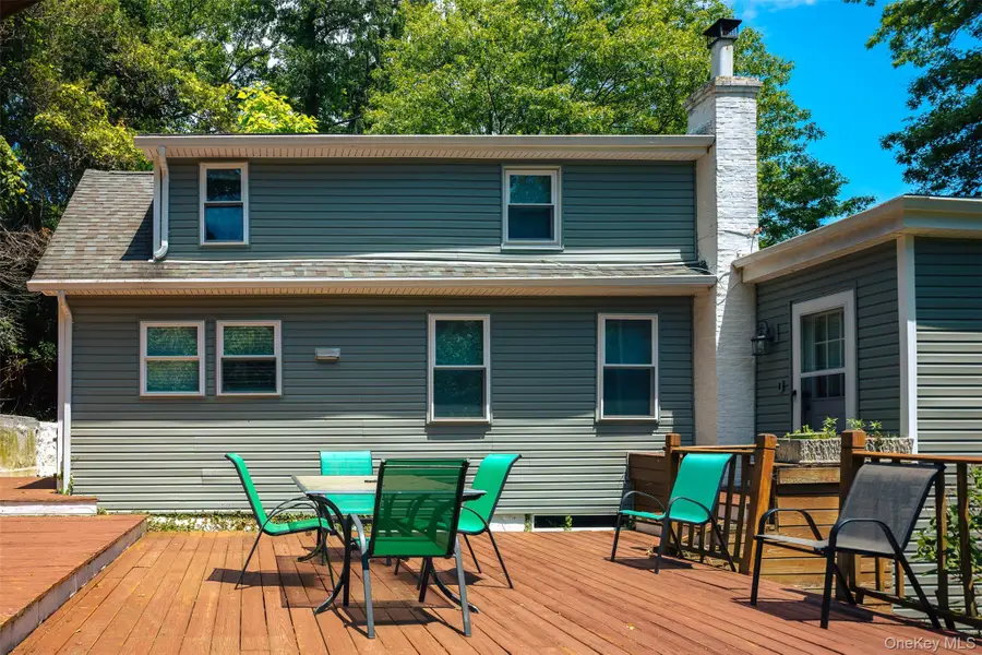33 Port Washington Road, Sound Beach, NY 11789 - #2