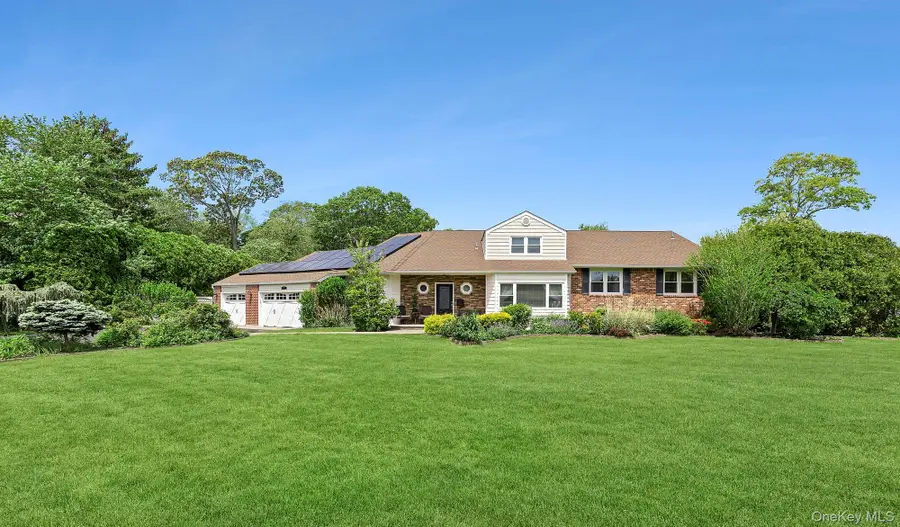 9 Dove Lane, Bay Shore, NY 11706 - #2