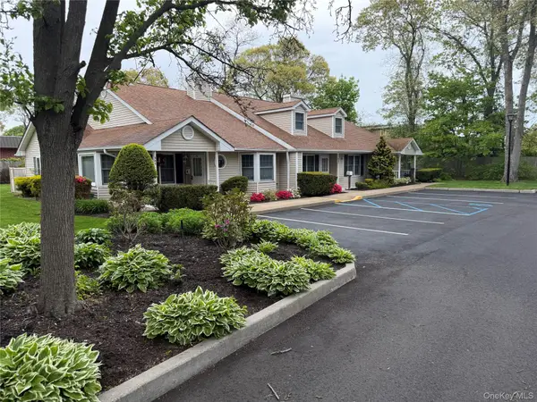 347 Oakwood Avenue, Bayport, NY 11705