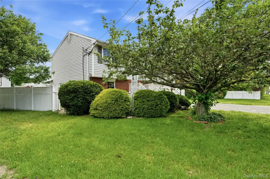175 Candlewood Road, Bay Shore, NY 11706 - #2