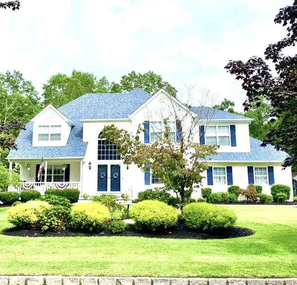 15 Silas Woods Road, Manorville, NY 11949