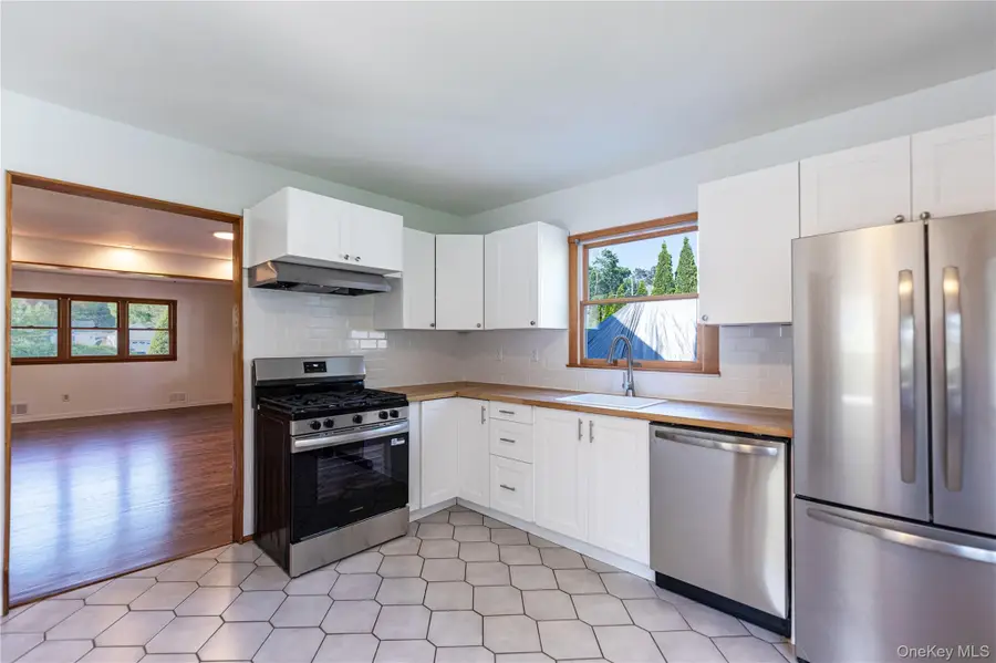 986 Karshick Street, Bohemia, NY 11716 - #3