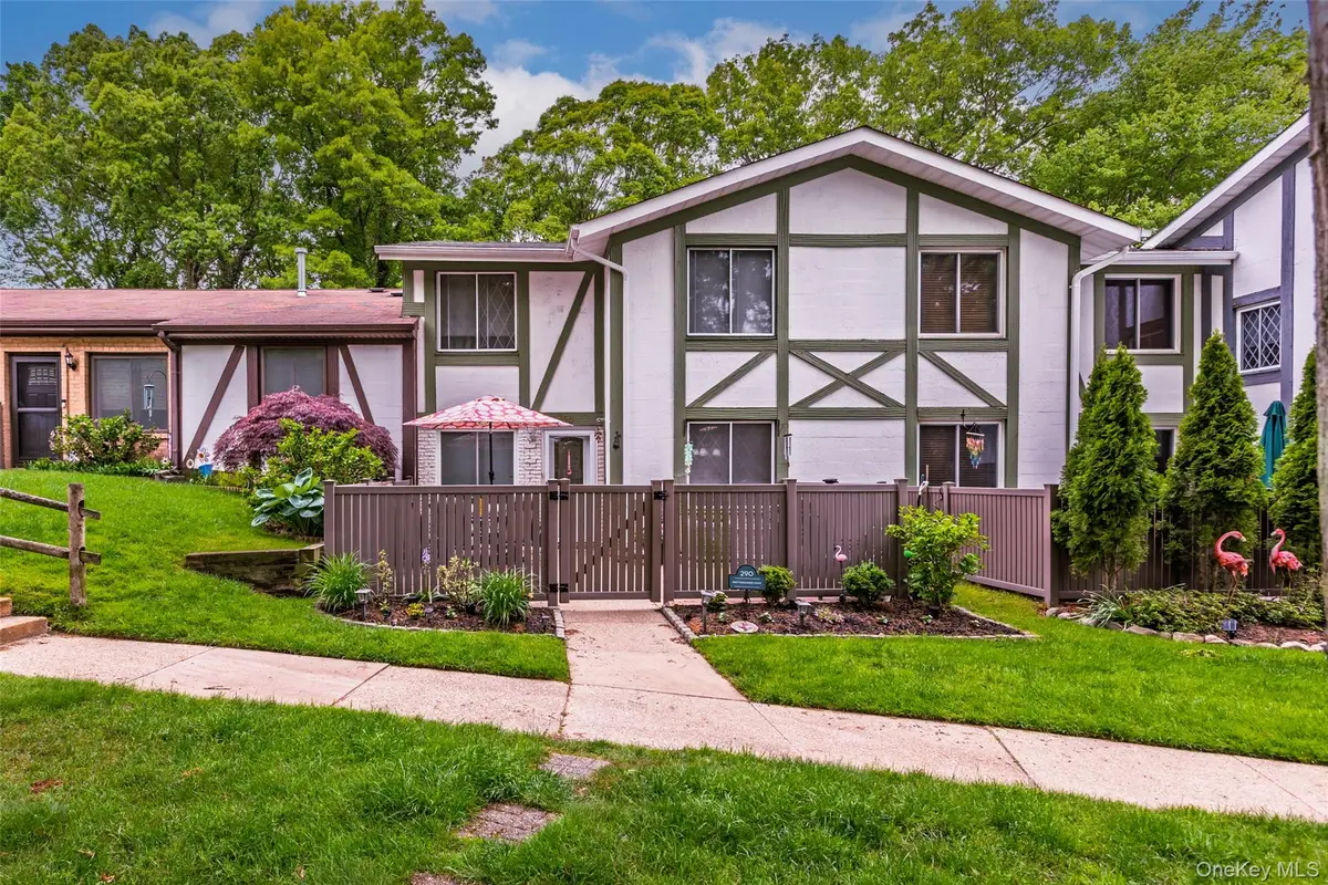290 Brettonwoods Drive, Coram, NY 11727 - #1